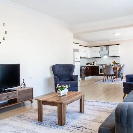 Sea View Retreat With Balcony 1 Min To Apartment