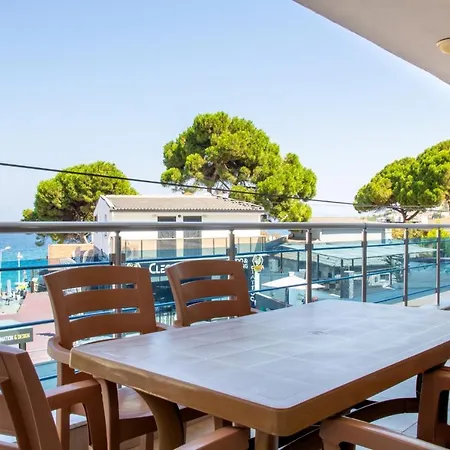 Sea View Retreat With Balcony 1 Min To Apartment Kusadasi