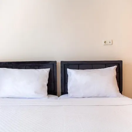 Apartment Sea View Retreat With Balcony 1 Min To Kusadasi